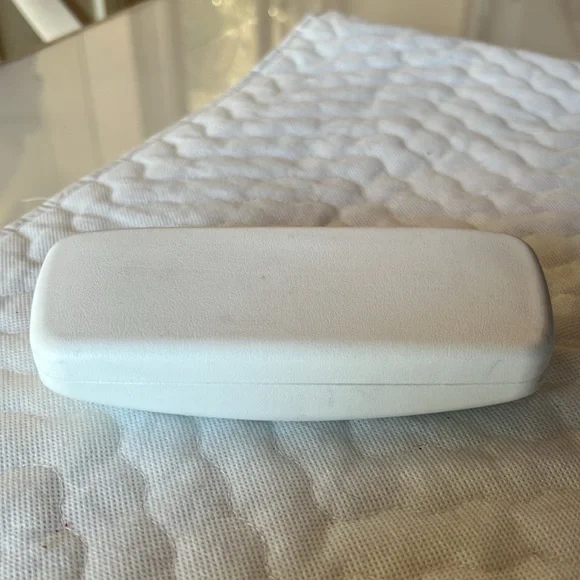 Calvin Klein Eyeglass Case.  Brand new - Picture 3 of 3